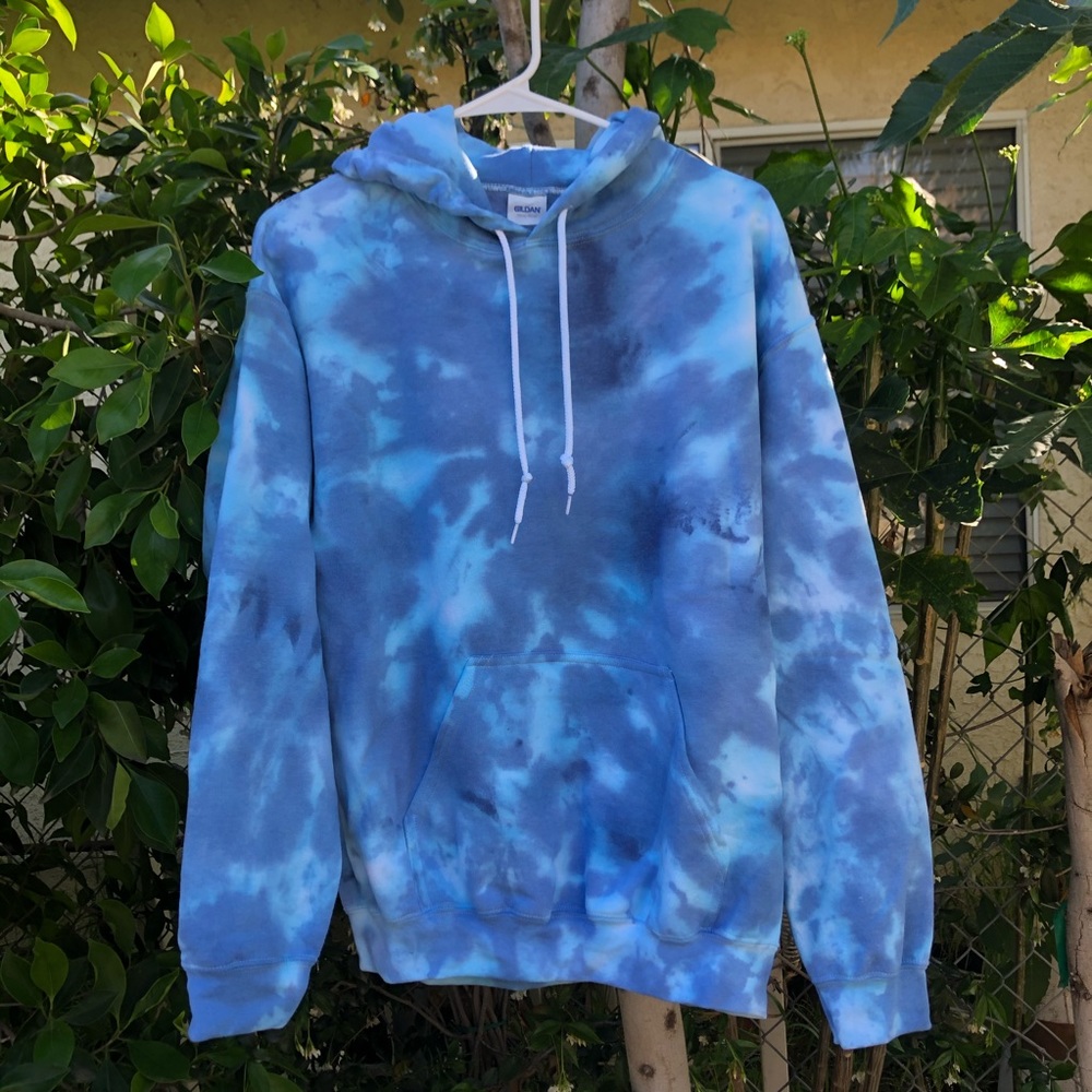 Bettt Blue Tie Dye Hoodie 🦋